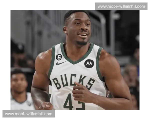 雄鹿里弗斯调整进攻体系 字母哥缺阵下更多依赖外线投射但效率低下 雄鹿里弗斯调整进攻体系 字母哥缺阵下更多依赖外线投射但效率低下